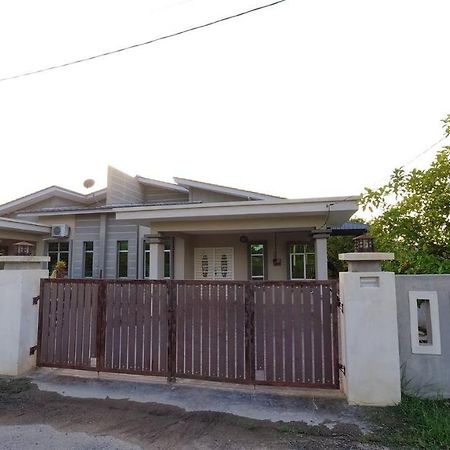Auni Homestay Kuala Terengganu Zewnętrze zdjęcie